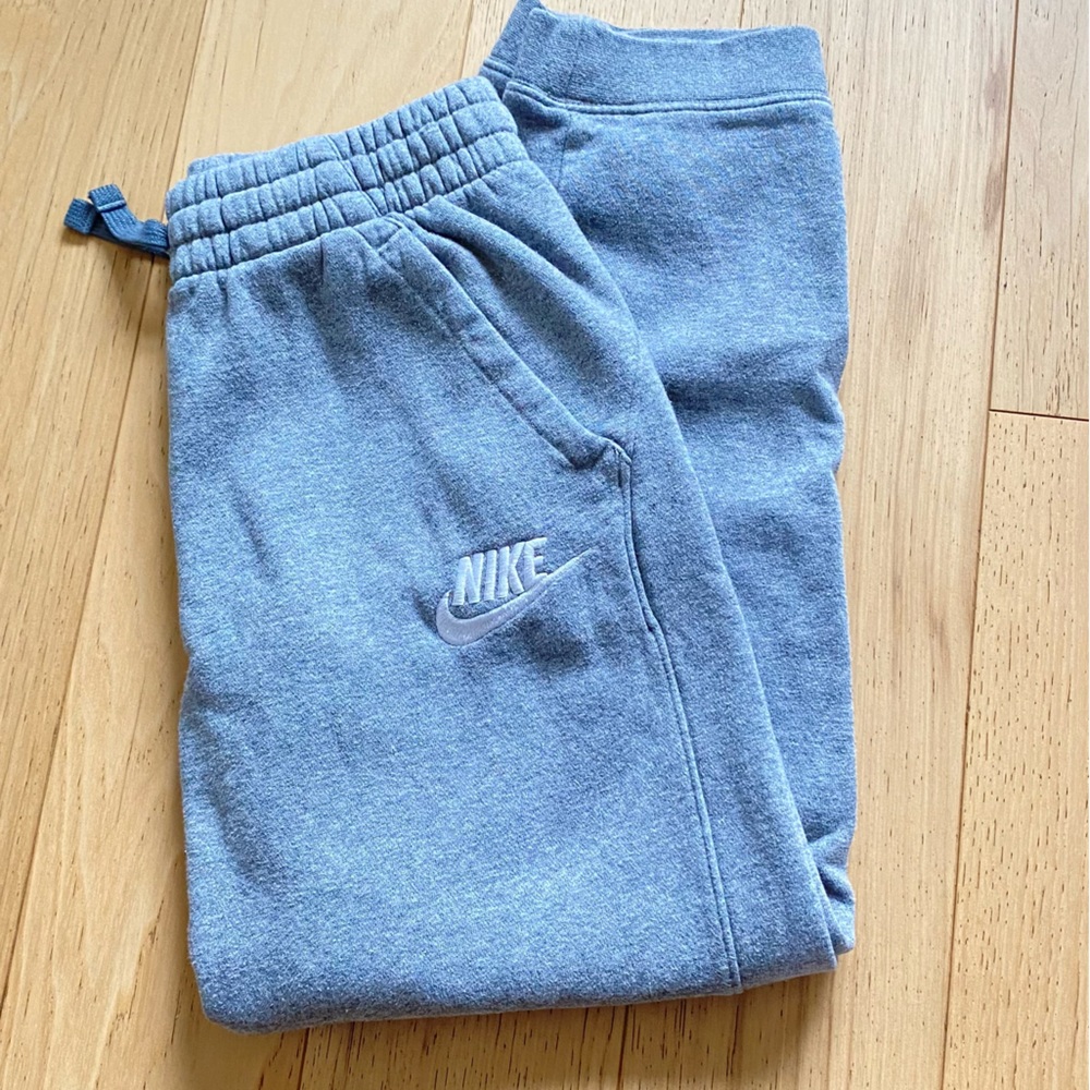 Nike boys sweat pants size larges